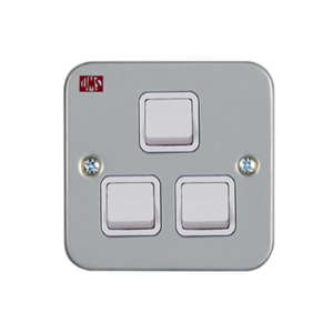 UMS 10A 3 Gang 2 Way M/clad Switch